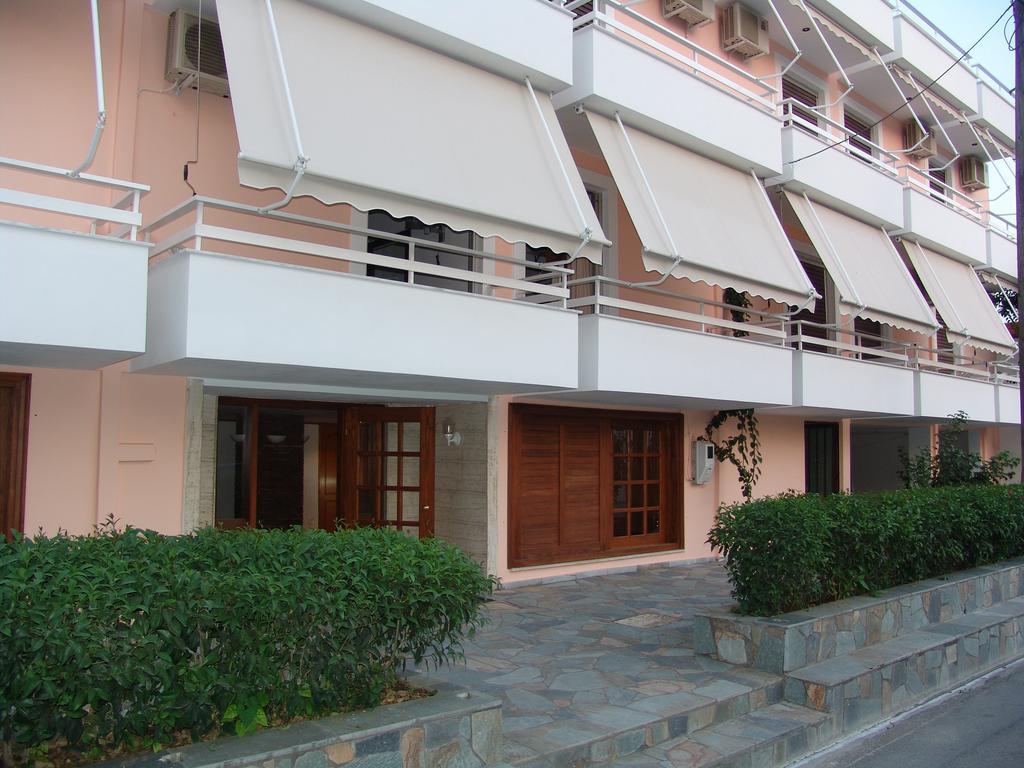 Kochili Apartments Neos Pirgos Exterior photo